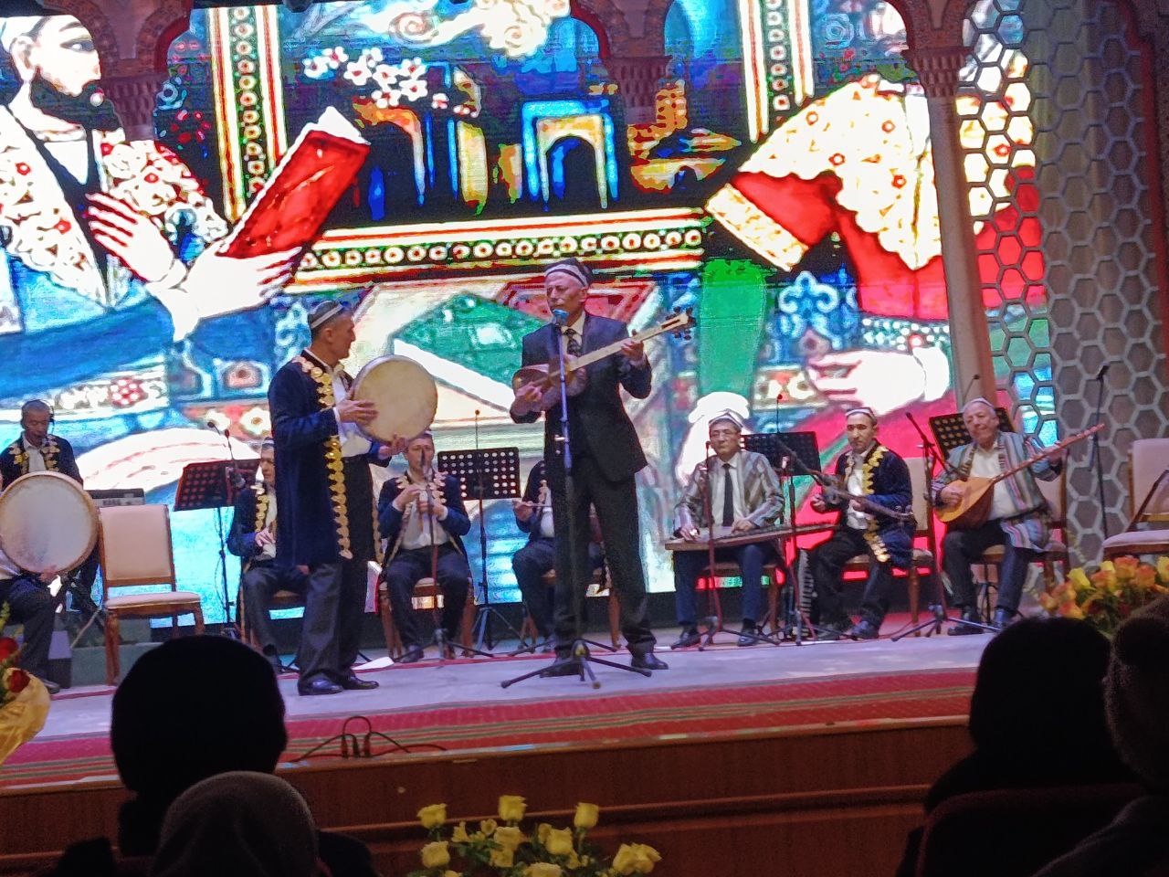 Qirg‘iziston Respublikasi, O‘sh shahrida buyuk mutafakkir, shoir va davlat arbobi Hazrat Alisher Navoiy tavalludining 585 yilligi keng nishonlandi.