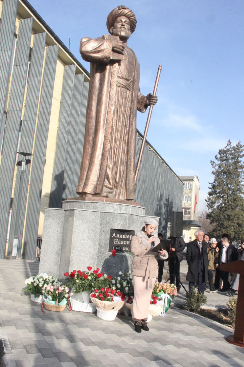 Alisher Navoiy tavalludining 585 yilligi nishonlanmoqda