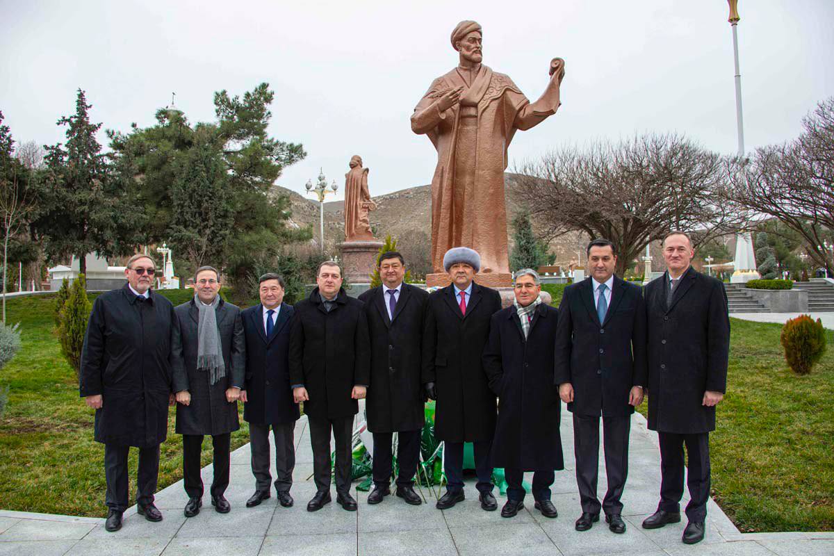 Ashxobod shahrida buyuk mutafakkir va shoirlar – Alisher Navoiy hamda Zahiriddin Muhammad Bobur tavalludiga bag‘ishlangan ma’naviy-ma’rifiy tadbir o‘tkazildi.