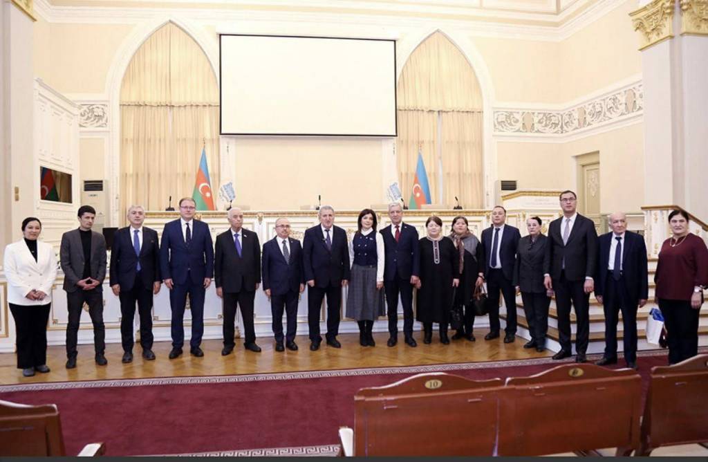 Bokuda Alisher Navoiyning 585 yilligi keng nishonlandi