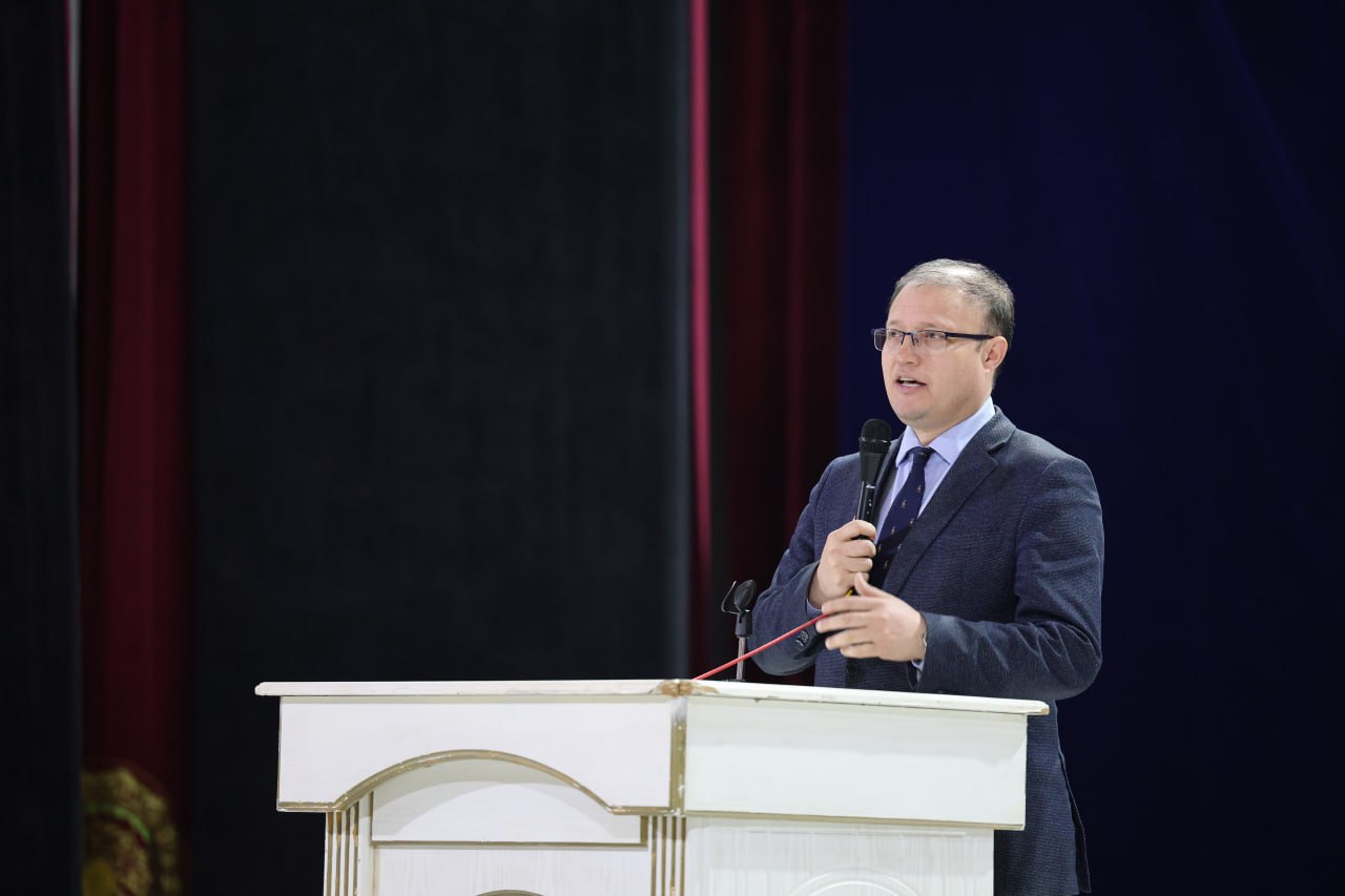 Tojikiston Respublikasining Boxtar tumanida “Vatandoshlar” jamoat fondi tashabbusi bilan g‘azal mulkining sultoni, buyuk mutafakkir Mir Alisher Navoiy tavalludining 585 yilligi munosabati bilan ma’naviy-ma’rifiy tadbirlar o‘tkazildi.