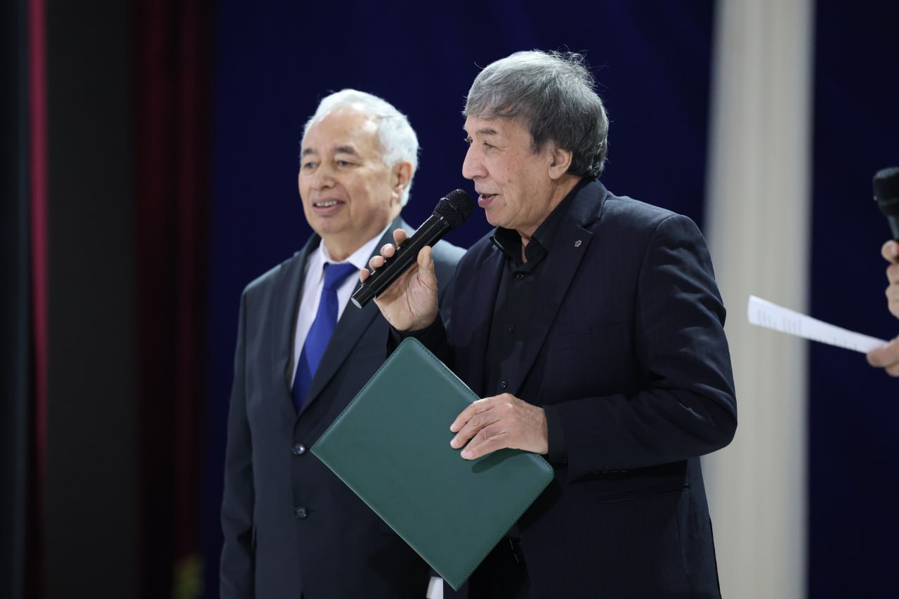 Tojikiston Respublikasining Boxtar tumanida “Vatandoshlar” jamoat fondi tashabbusi bilan g‘azal mulkining sultoni, buyuk mutafakkir Mir Alisher Navoiy tavalludining 585 yilligi munosabati bilan ma’naviy-ma’rifiy tadbirlar o‘tkazildi.